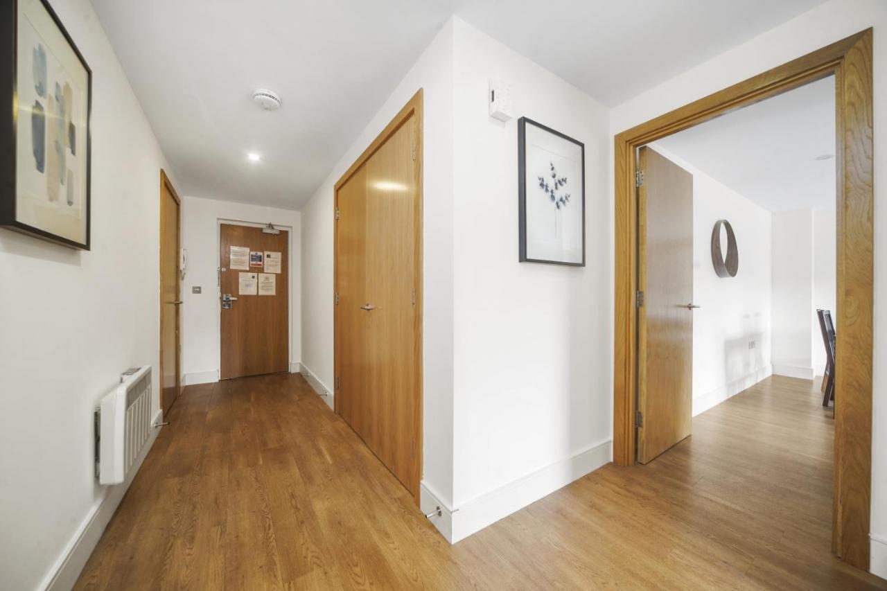 Appartamento Modern In Bayswater Free Wifi & Aircon By Aparts Londra